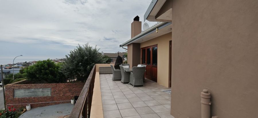 7 Bedroom Property for Sale in Dana Bay Western Cape